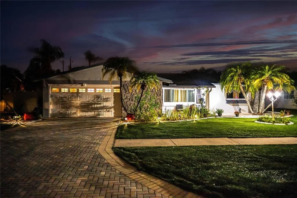 Photo of 898 CORVETTE DRIVE