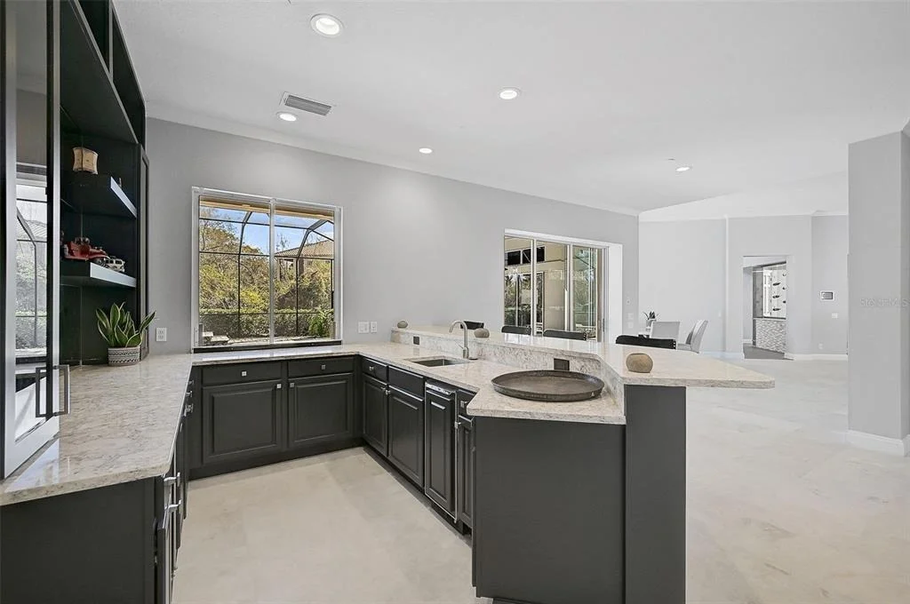 Photo of 854 MACEWEN DRIVE