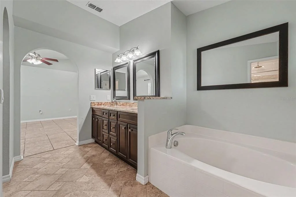 Photo of 817 LAKE DOE BOULEVARD