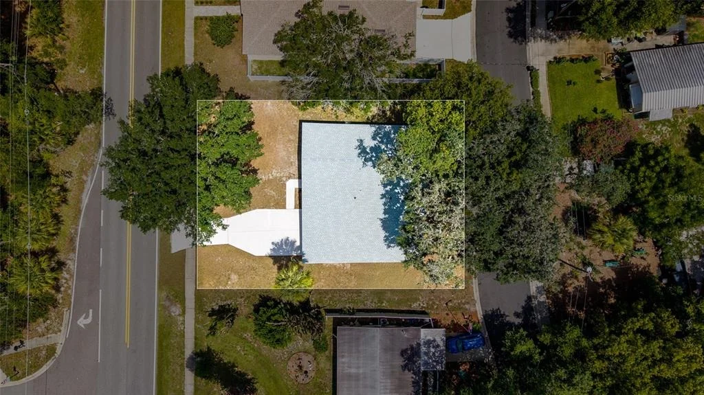 Photo of 1375 LAKE DRIVE