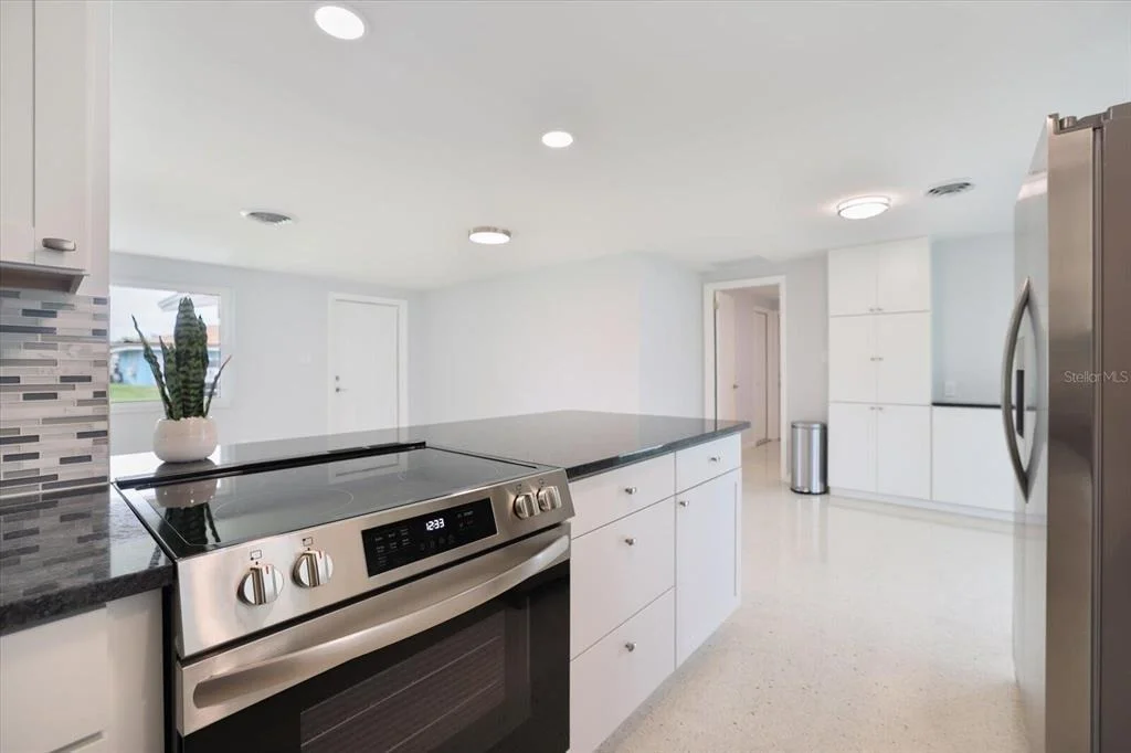 Photo of 3485 ROSLYN ROAD