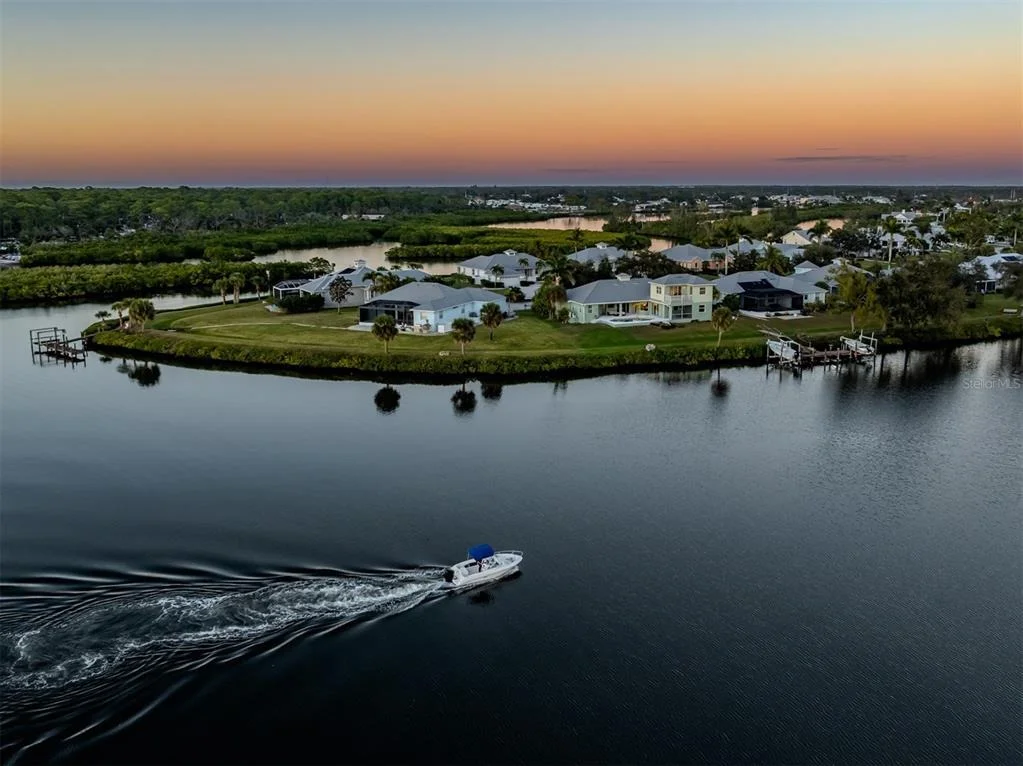 Photo of 853 HILLCREST DRIVE