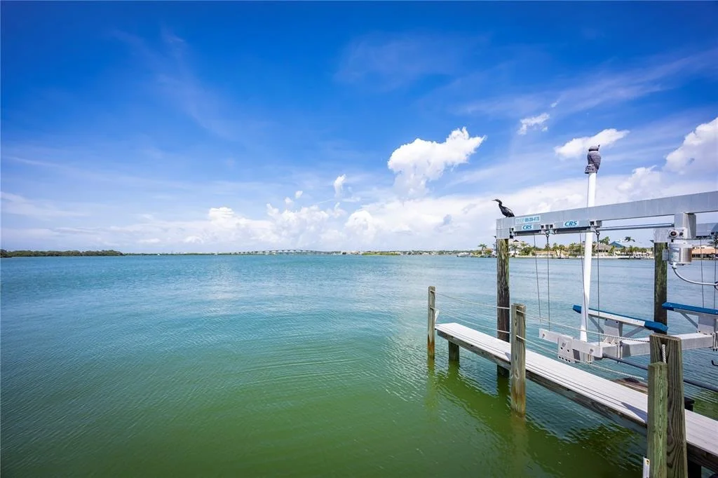 Photo of 306 HARBOR DRIVE