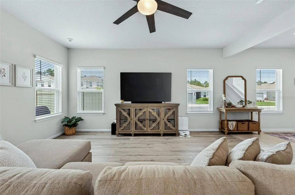 Photo of 381 CRESTWIND DRIVE