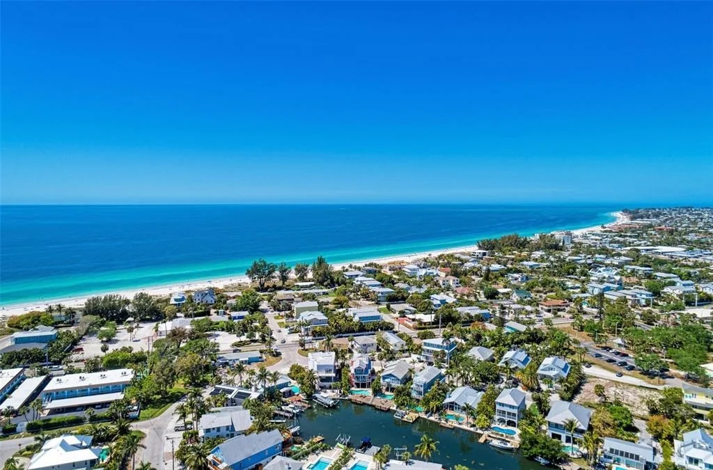 Photo of 203 N HARBOR DRIVE