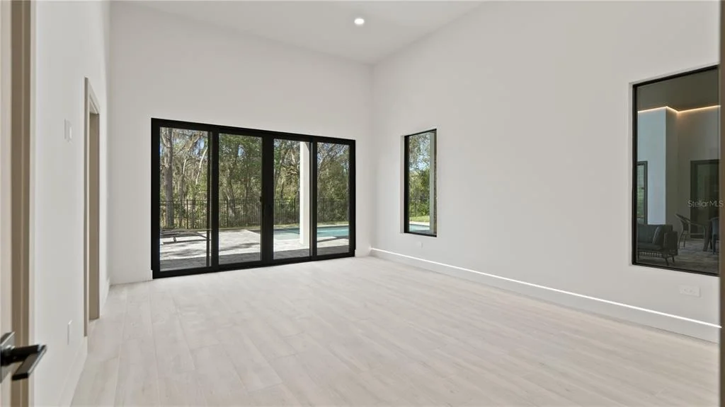 Photo of 1447 BIRD ROAD