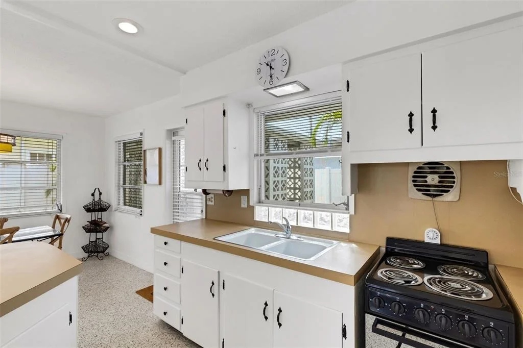 Photo of 531 GRANADA AVENUE