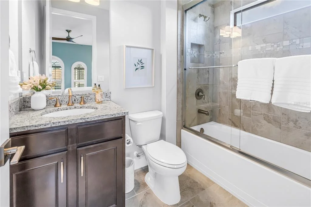 Photo of 6237 SIGNATURE POINTE LANE