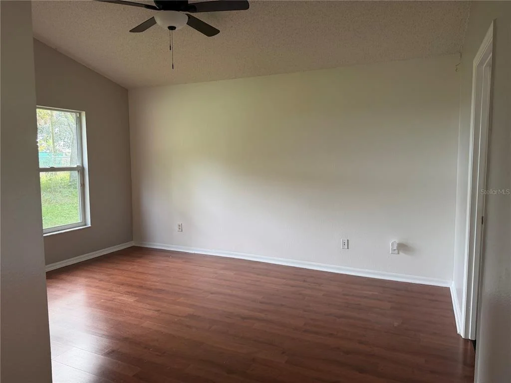 Photo of 1079 STONEHAM DRIVE