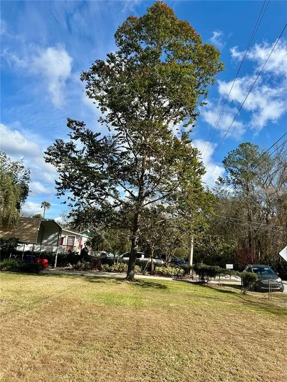Photo of 55730 HOLIDAY  CIRCLE