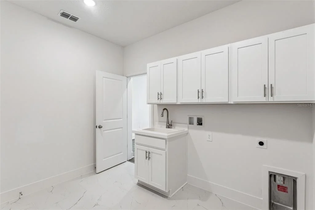 Photo of 526 EMERALD GROVE DRIVE
