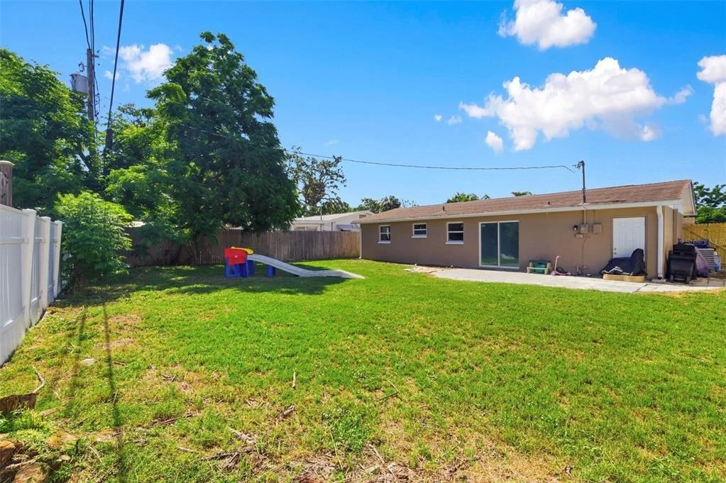 Photo of 4327 BEACON SQUARE DRIVE