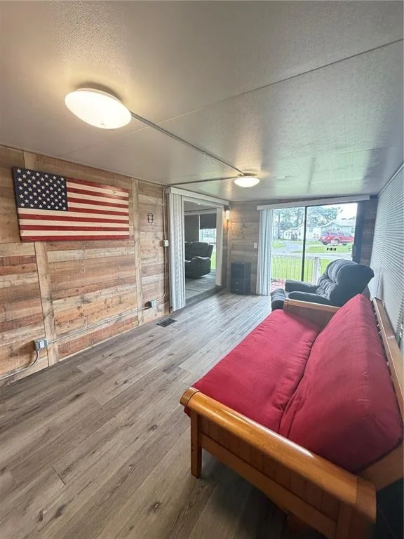Photo of 41 EAGLE POINT N