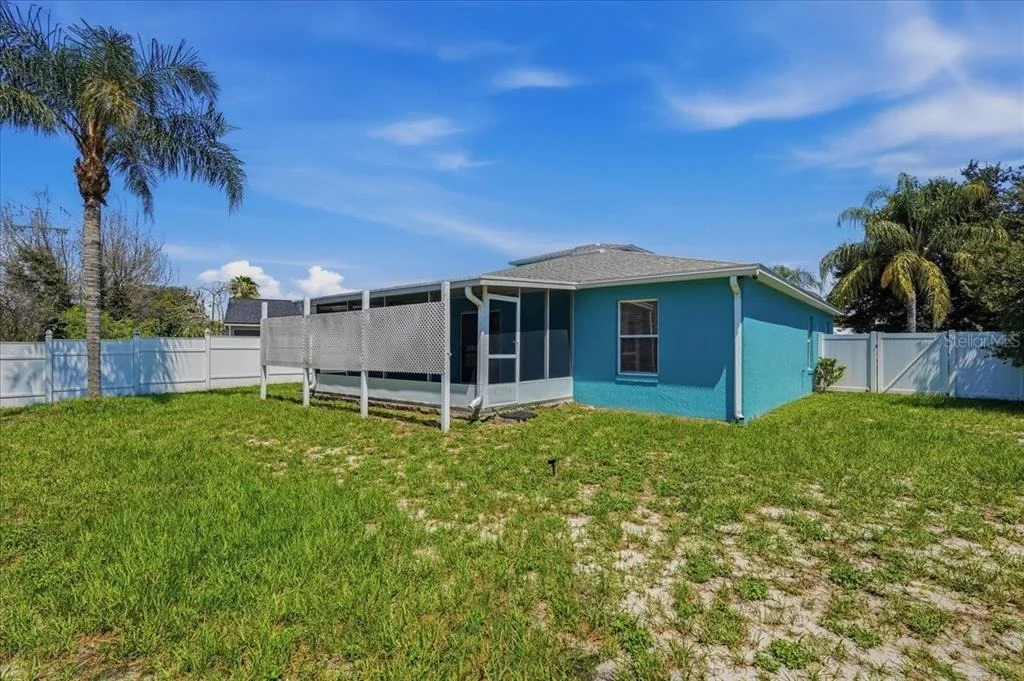 Photo of 372 LAKE DAISY CIR