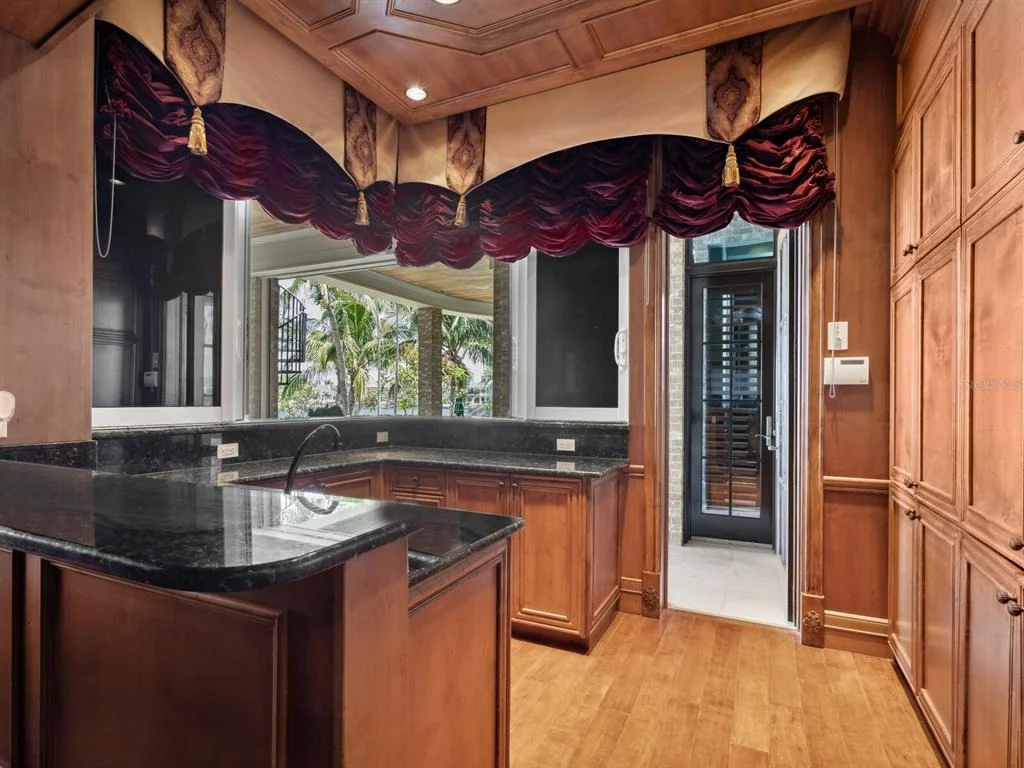 Photo of 1423 HILLVIEW DRIVE