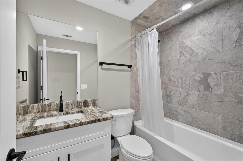 Photo of 6631 THORNHILL ROAD