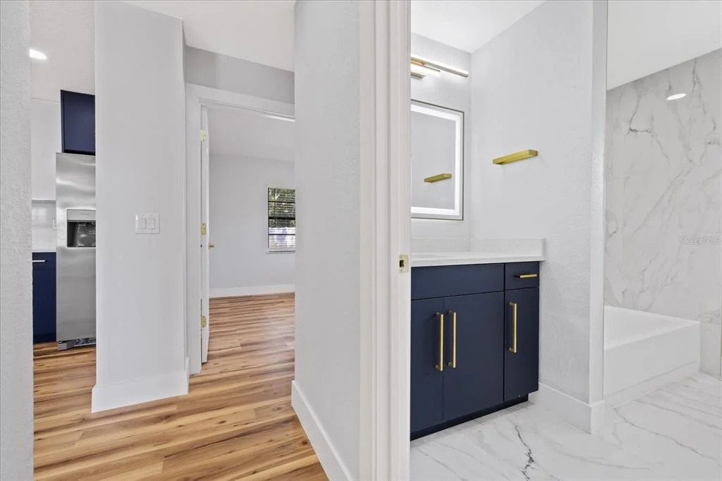 Photo of 12018 LINDEN DRIVE