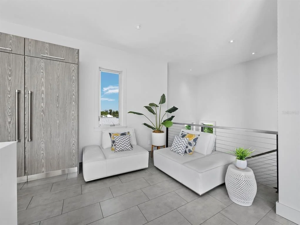 Photo of 471 ISLAND CIRCLE