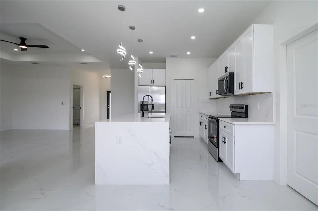 Photo of 943 COMMODORE STREET
