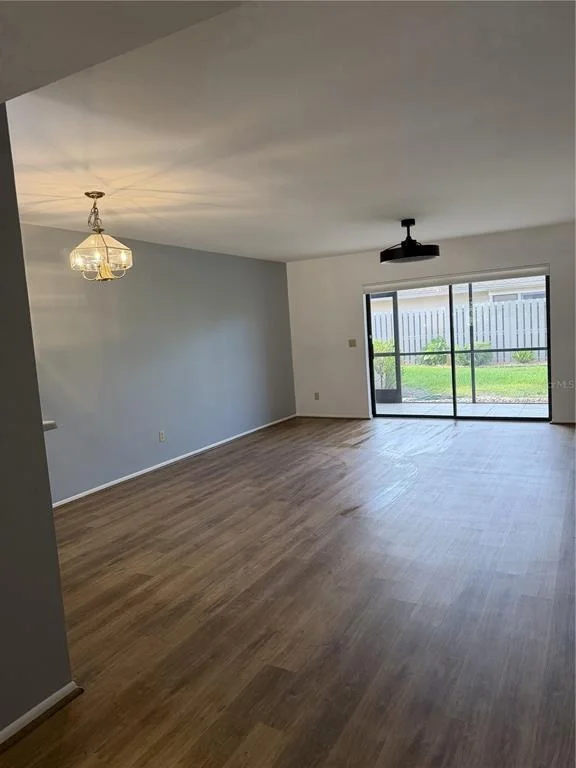 Photo of 2004 LONGPOINTE CIRCLE