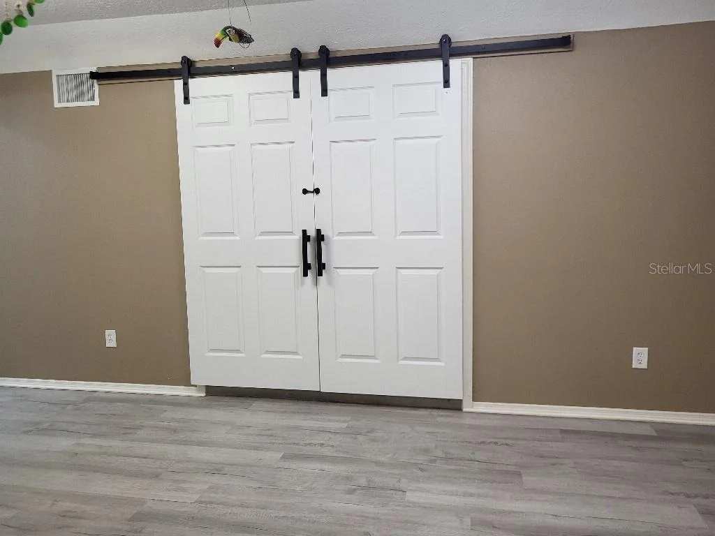 Photo of 995 EMERALD DRIVE