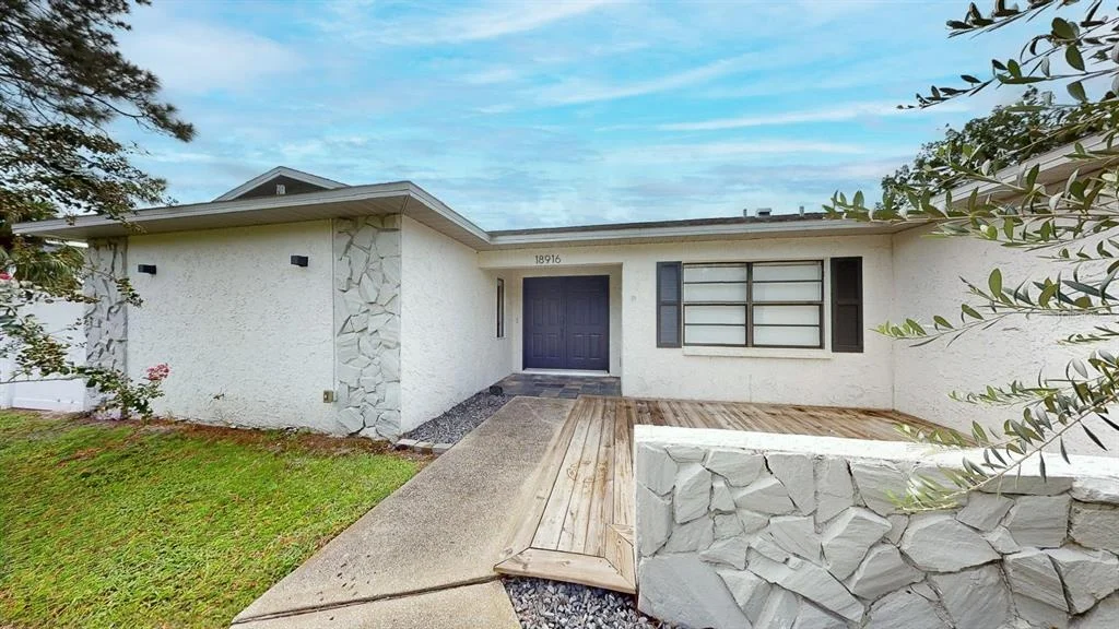 Photo of 18916 GERACI ROAD