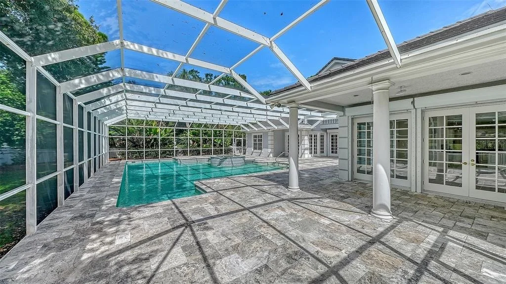 Photo of 916 MACEWEN DRIVE