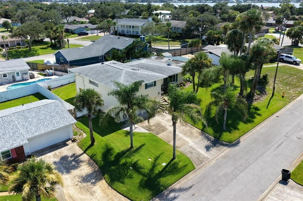 Photo of 76 BANYAN DRIVE