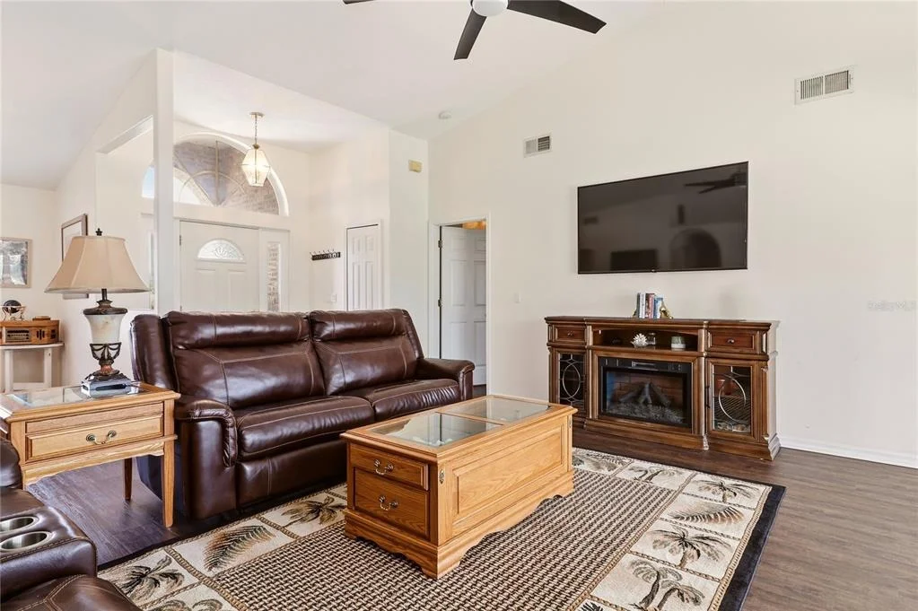 Photo of 4 BEACHSIDE DR