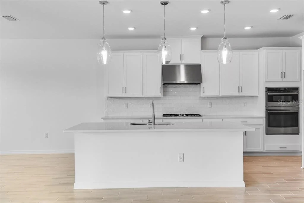 Photo of 846 JUNONIA BOULEVARD