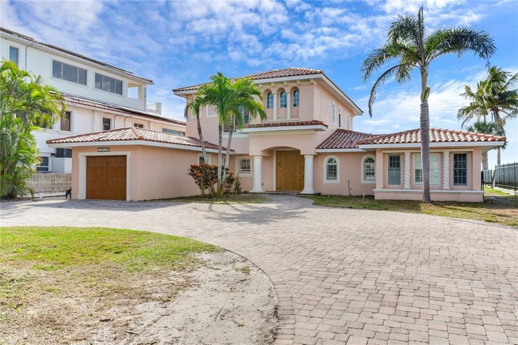 Photo of 16116 GULF BOULEVARD