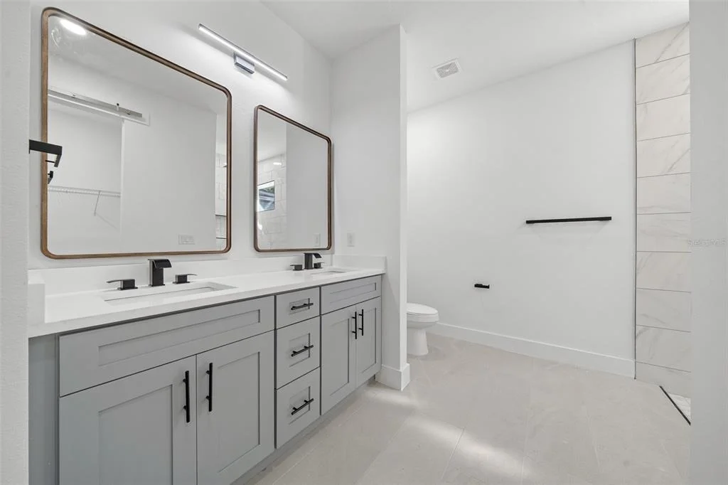 Photo of 4 OAK CIRCLE