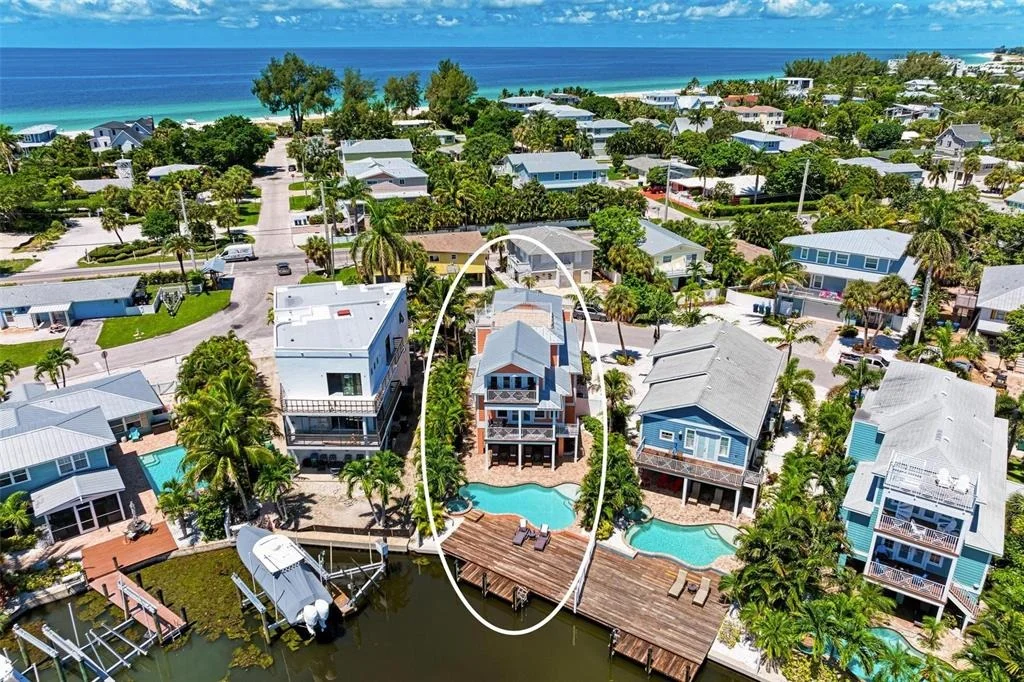 Photo of 203 N HARBOR DRIVE