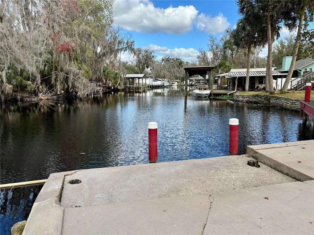 Photo of 55730 HOLIDAY  CIRCLE