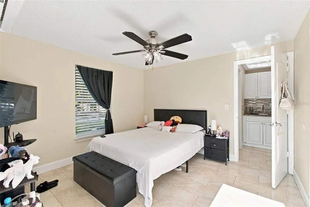 Photo of 1325 OAKCREST DRIVE