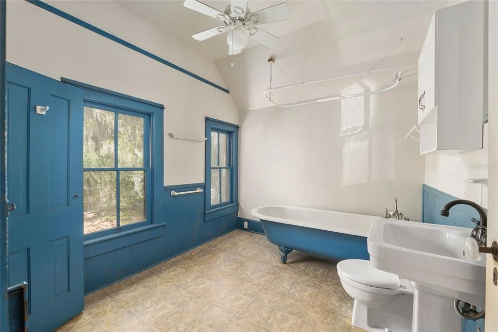 Photo of 306 NE 3RD STREET