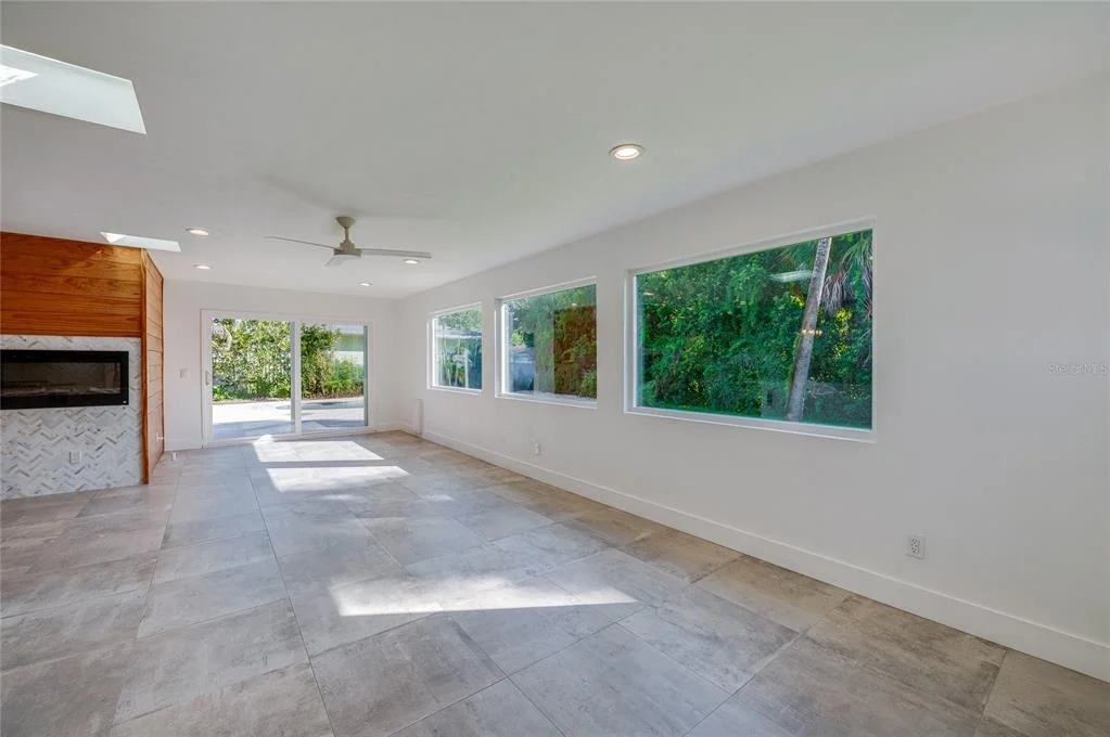 Photo of 835 JOHN ANDERSON DRIVE