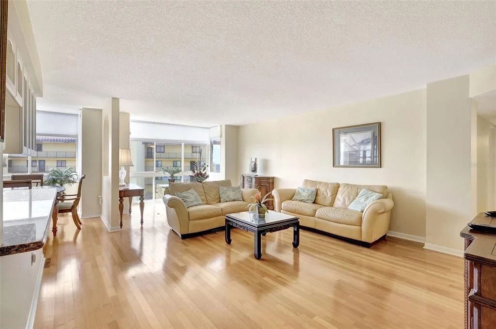 Photo of Unit 708 at 660 ISLAND WAY