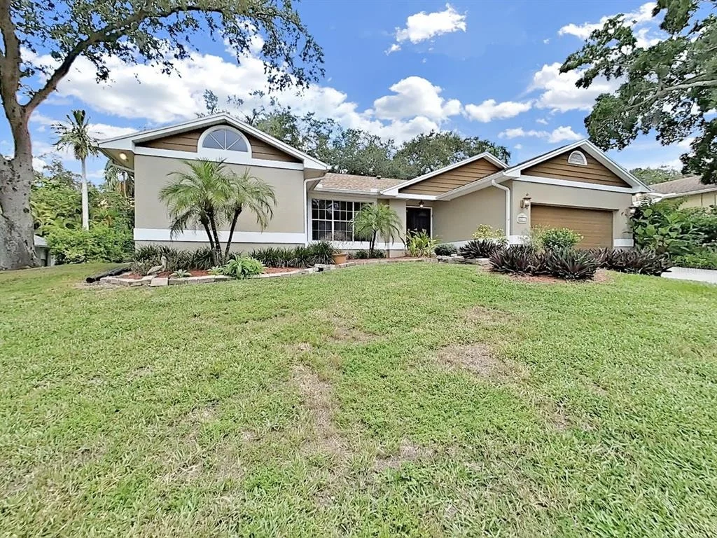Photo of 611 TOMOKA DRIVE