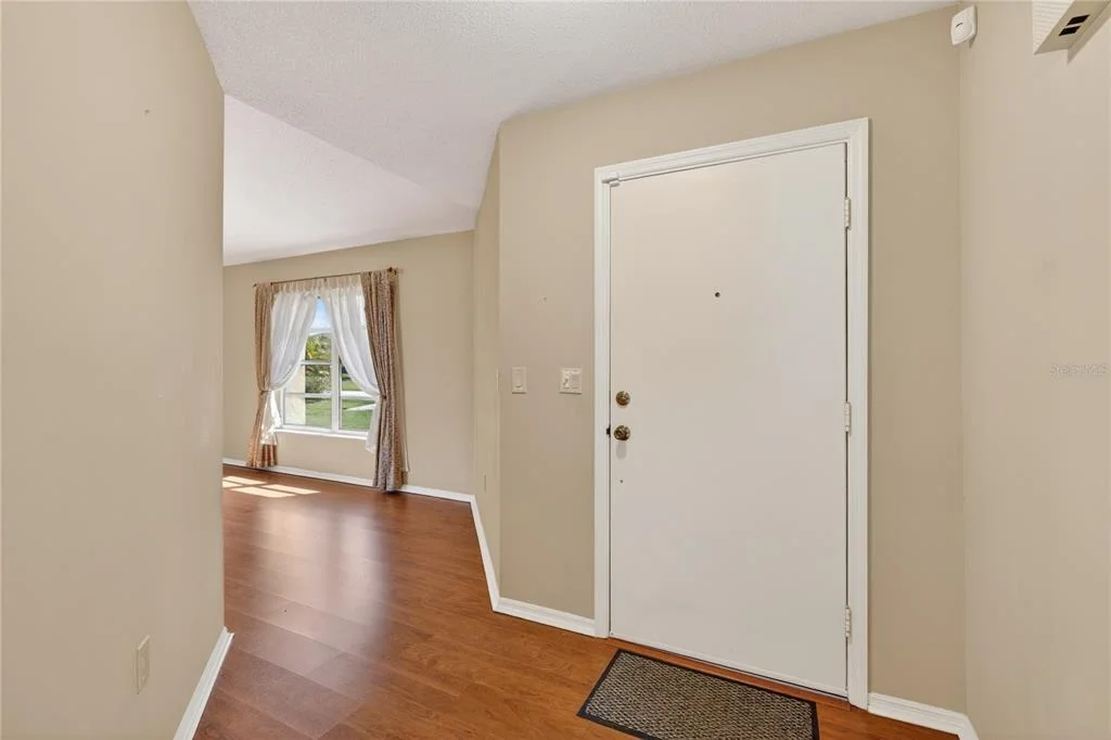 Photo of 5852 LINCOLN ROAD