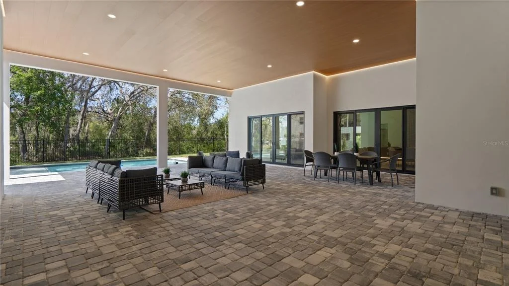 Photo of 1447 BIRD ROAD