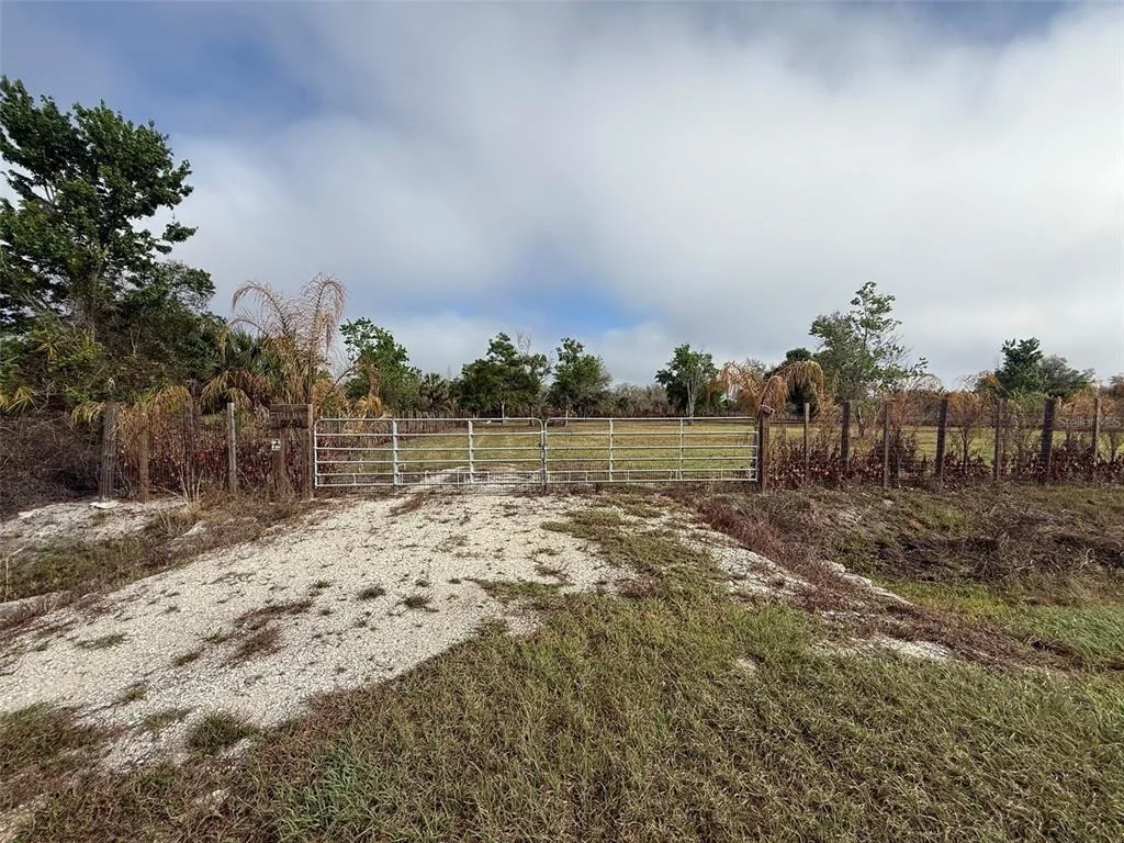 Photo of 17231 NW 268TH STREET