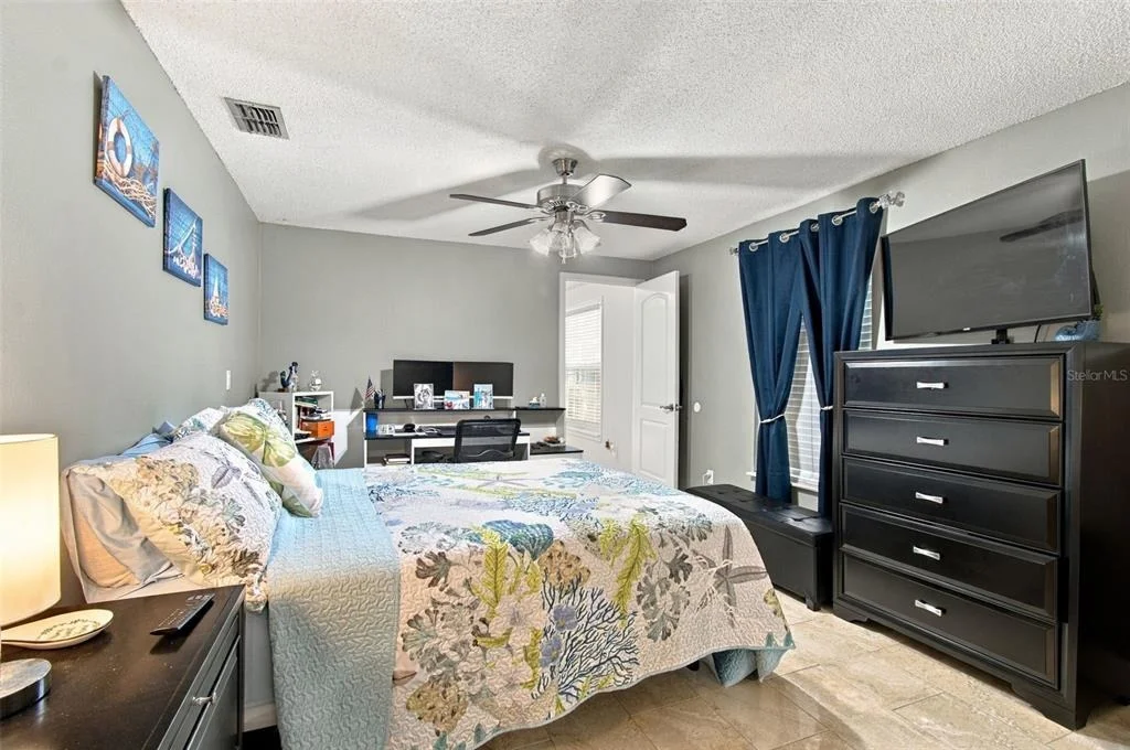 Photo of 1325 OAKCREST DRIVE