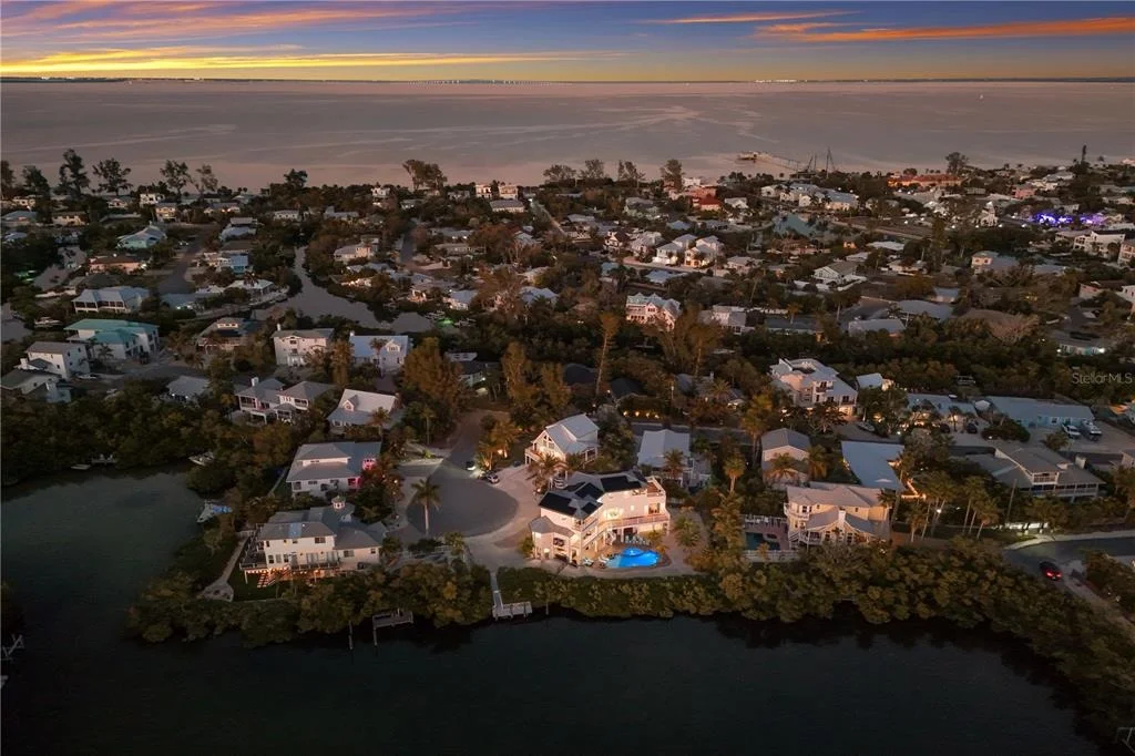 Photo of 313 HAMMOCK CIRCLE