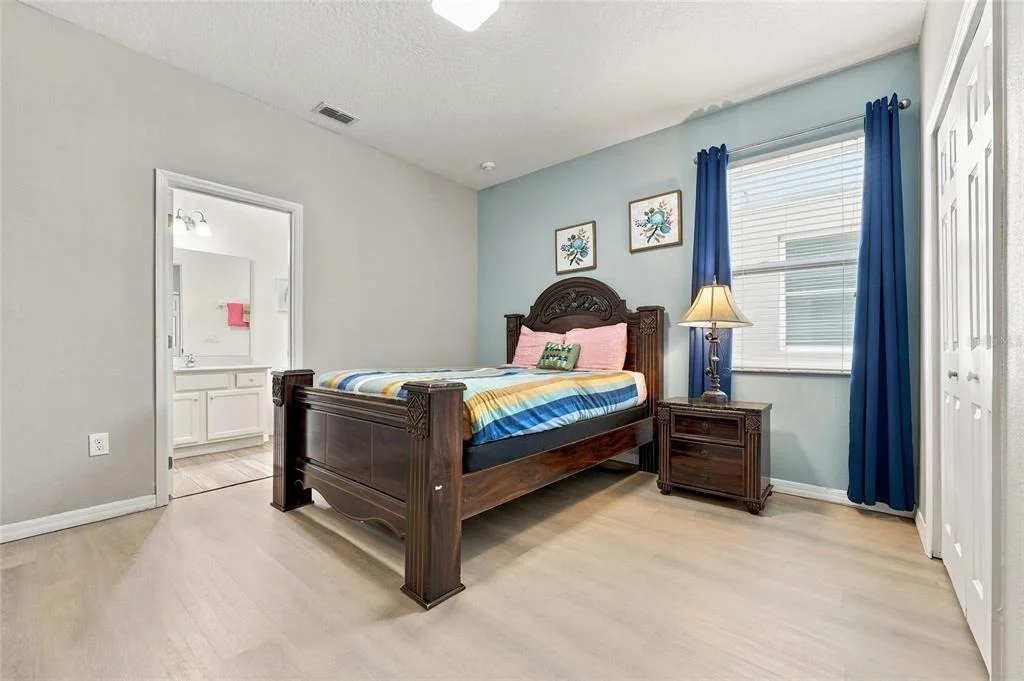 Photo of 6000 OAK GREEN LOOP