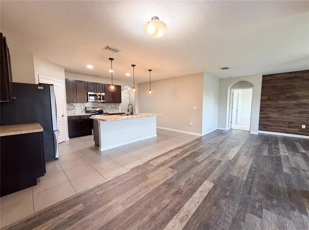 Photo of 16415 TREASURE POINT DRIVE