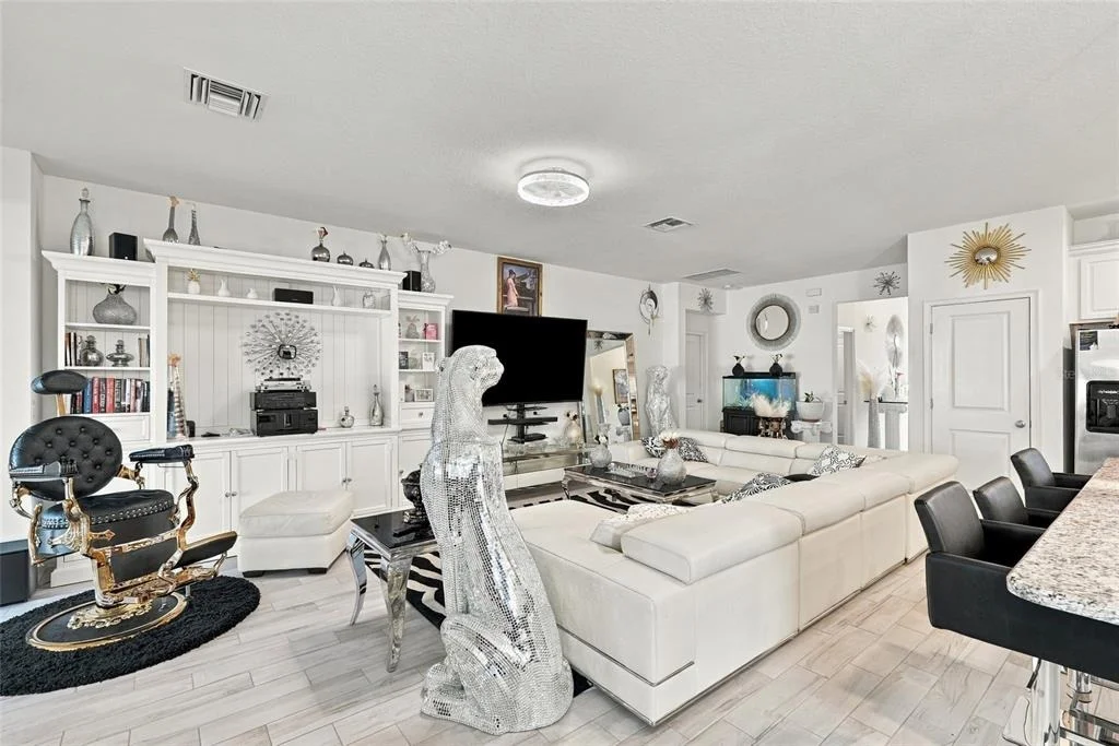Photo of 944 OLD WINDSOR WAY