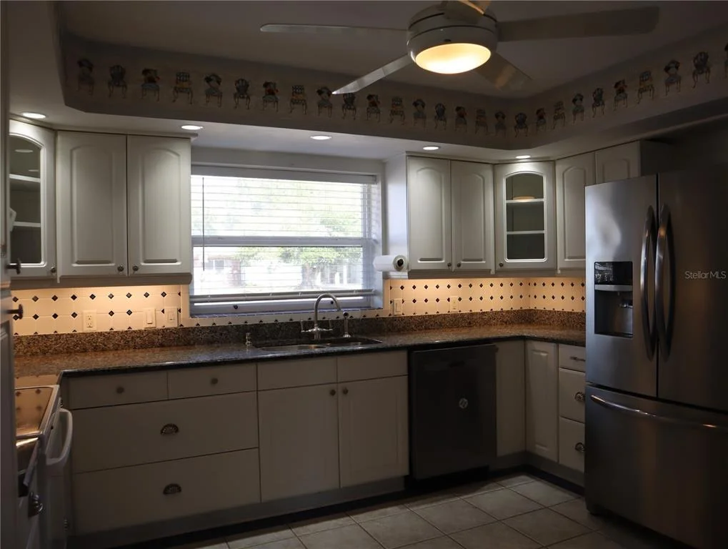 Photo of 940 OLEANDER DRIVE SE