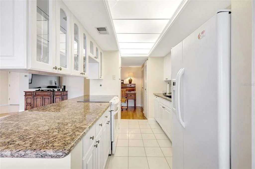 Photo of Unit 708 at 660 ISLAND WAY