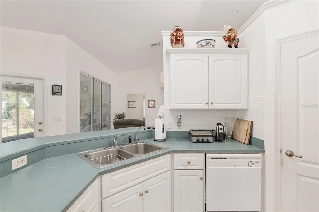 Photo of 999 NE 120 PLACE